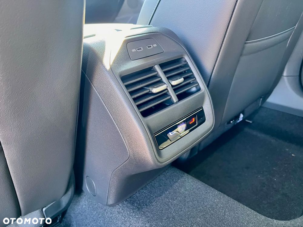 Volkswagen Passat - 10