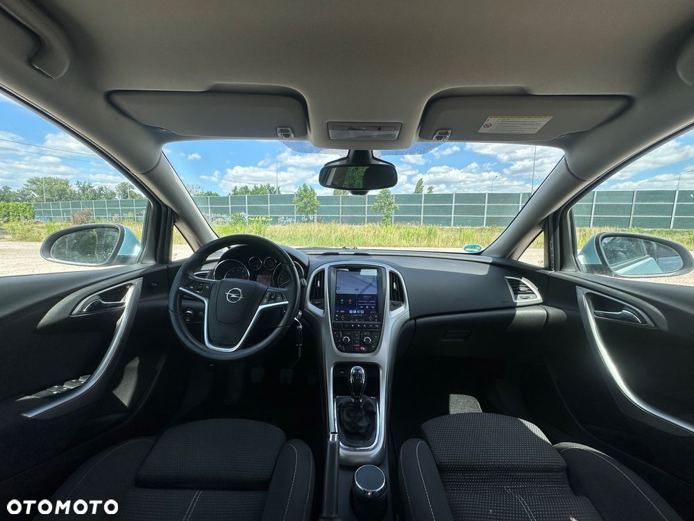 Opel Astra 1.6 Turbo Edition - 32