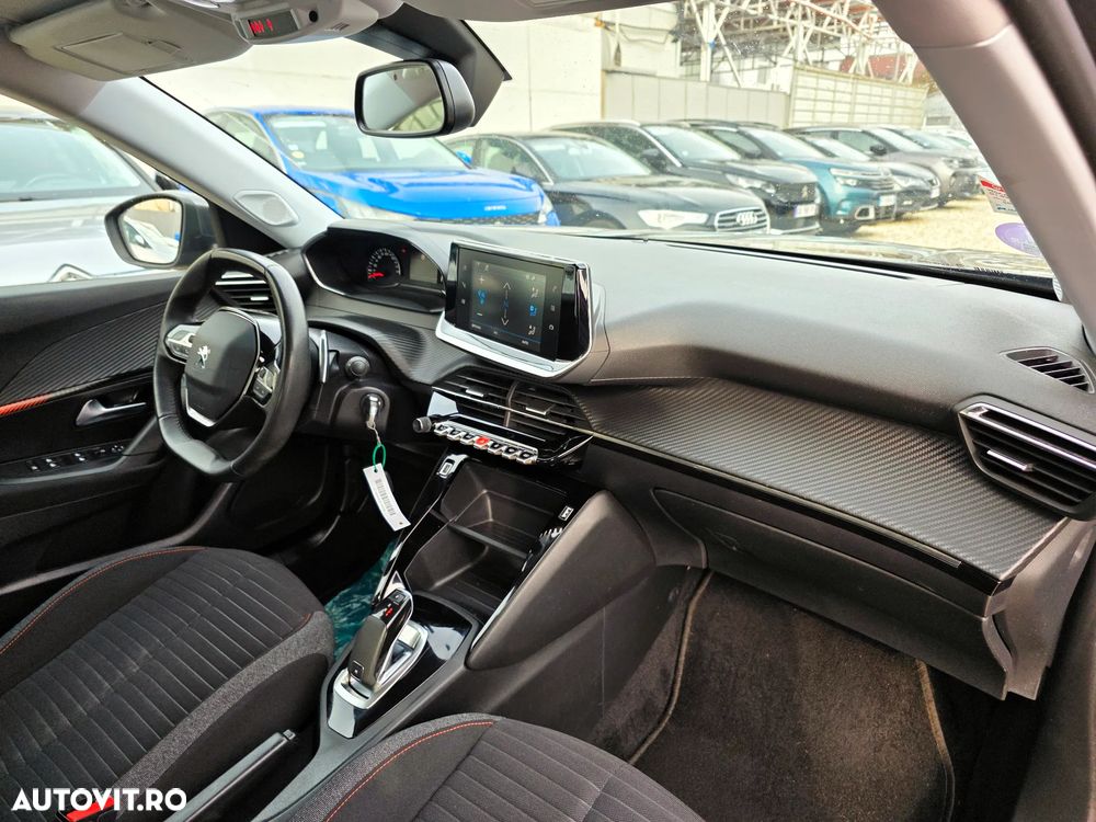 Peugeot 2008 PureTech 130 EAT8 GT - 15