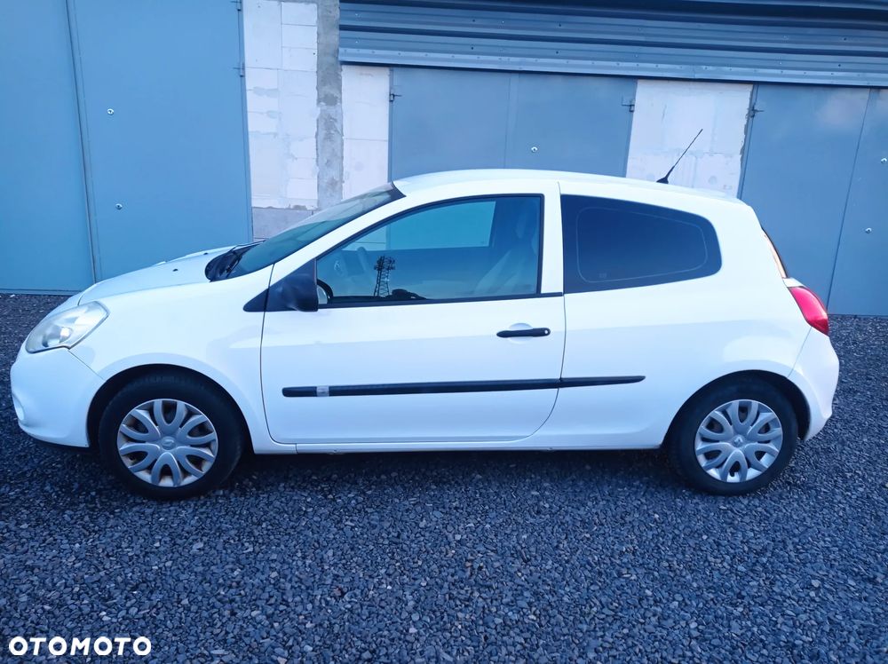 Renault Clio - 11