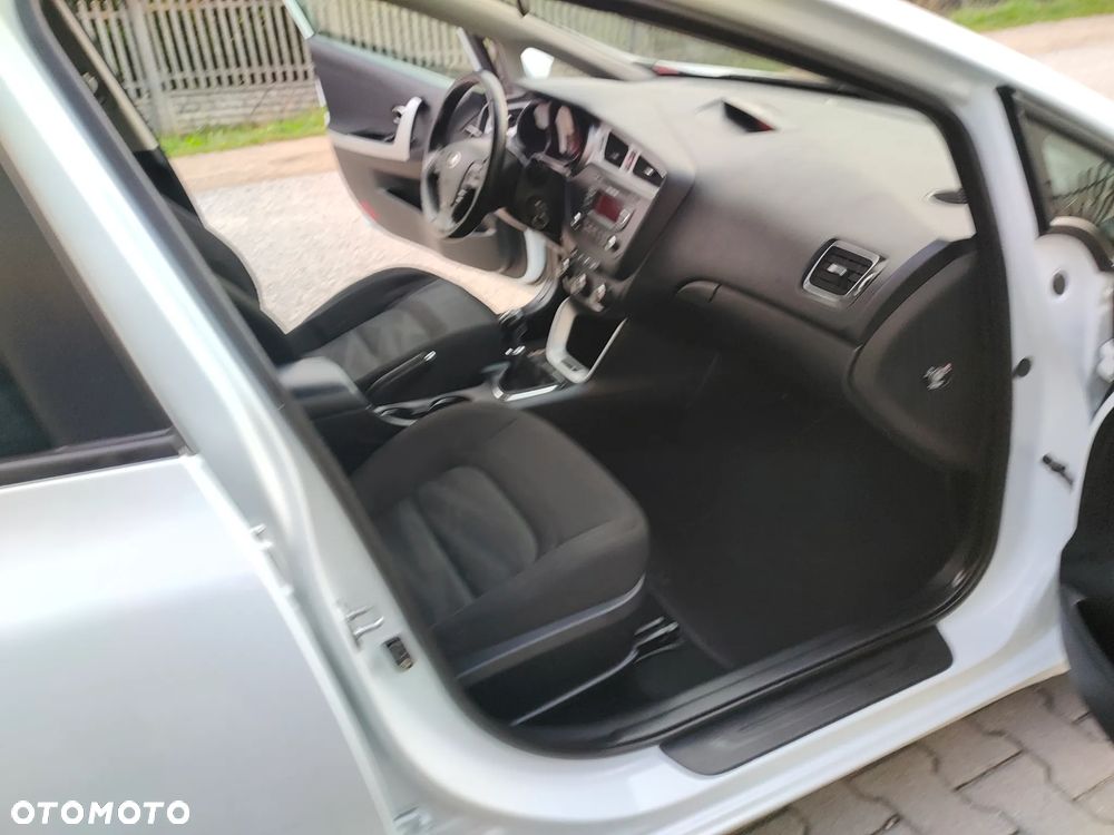 Kia Ceed - 28