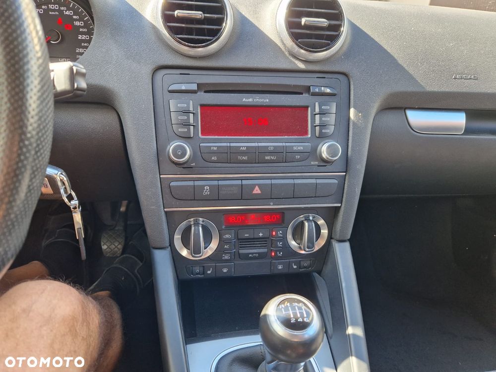 Audi A3 Sportback 1.8 TFSI Ambiente - 13
