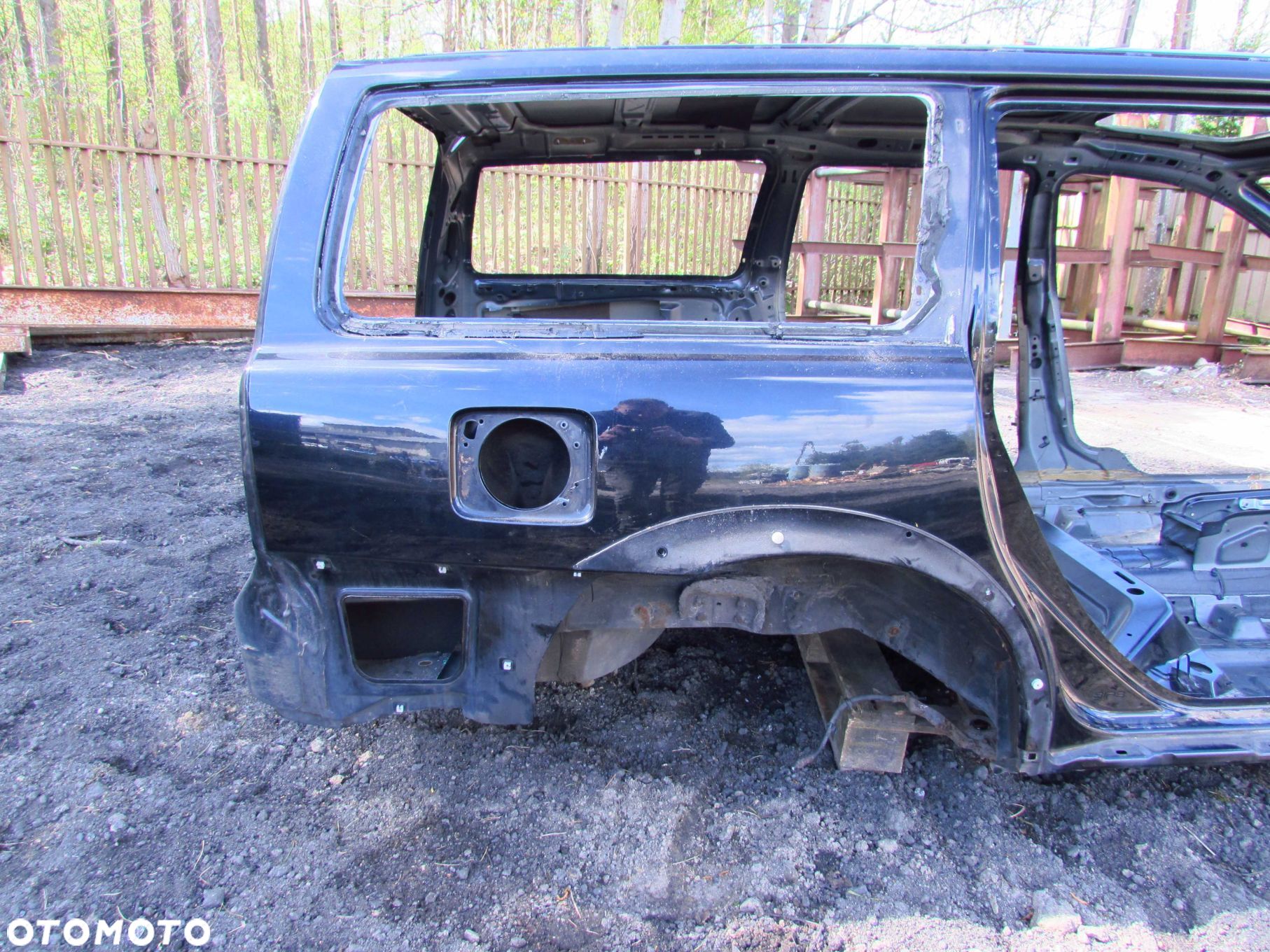 VOLVO V70 II XC70 99-09 CWIARTKA BLOTNIK POSZYCIE TYL PRAWA 452-26 - 1