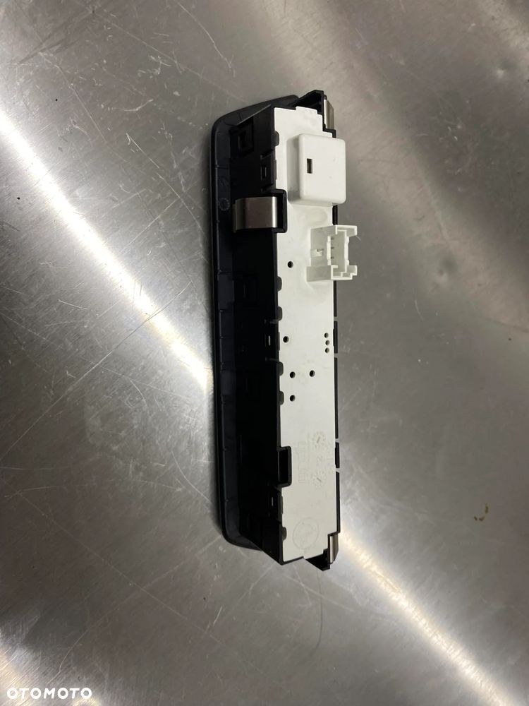 BMW F07 PRZEŁĄCZNIK ASYSTENT 9220048 - 2