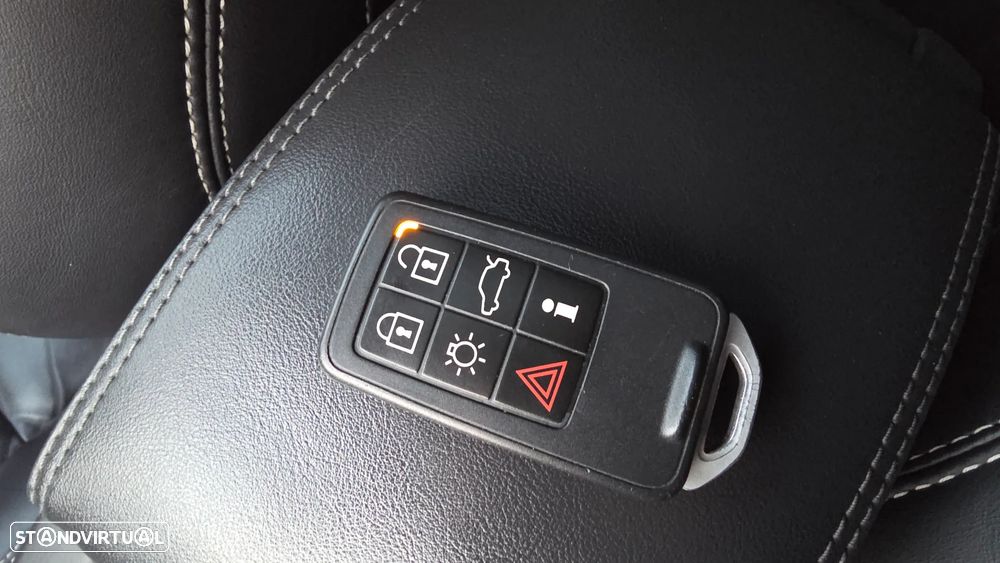 Volvo V60 D6 Plug-In-Hybrid AWD Geartronic Summum - 57