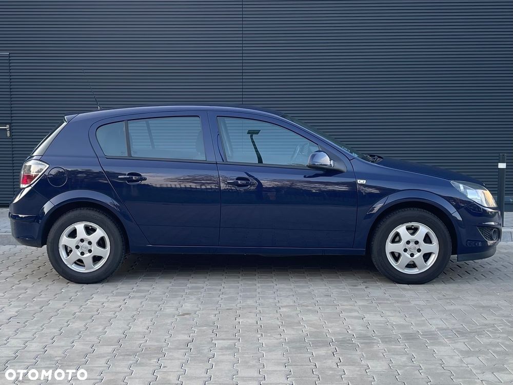 Opel Astra 1.6 Enjoy - 2