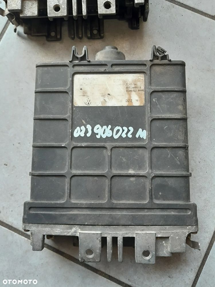Sterownik silnika VW T4 2.5 b 023906022M - 1