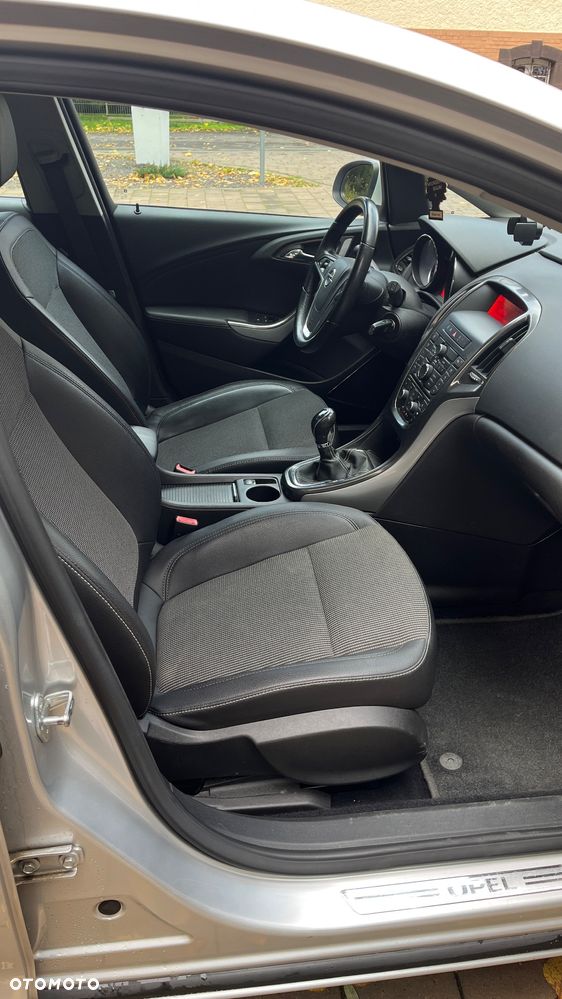 Opel Astra 2.0 CDTI DPF Sports Tourer - 10