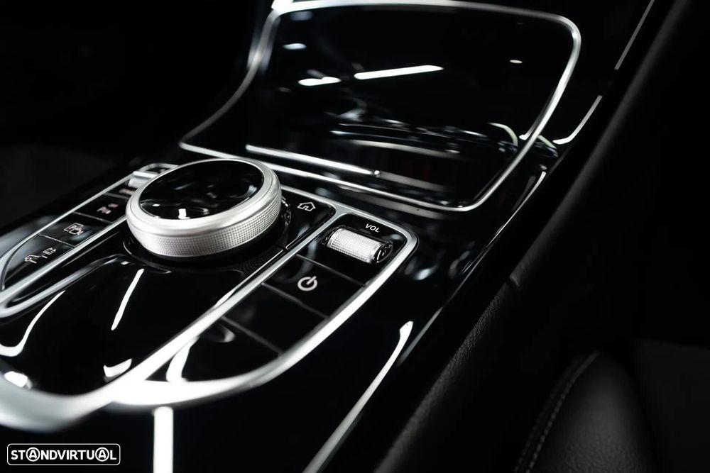 Mercedes-Benz C 300 de AMG Line - 35