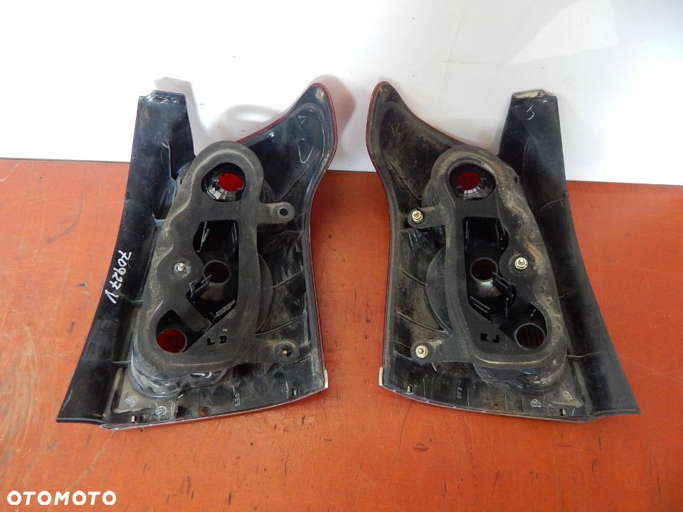 Lampa tył tylna prawa Toyota AVENSIS T25 02-07 kombi Łuków części - 3