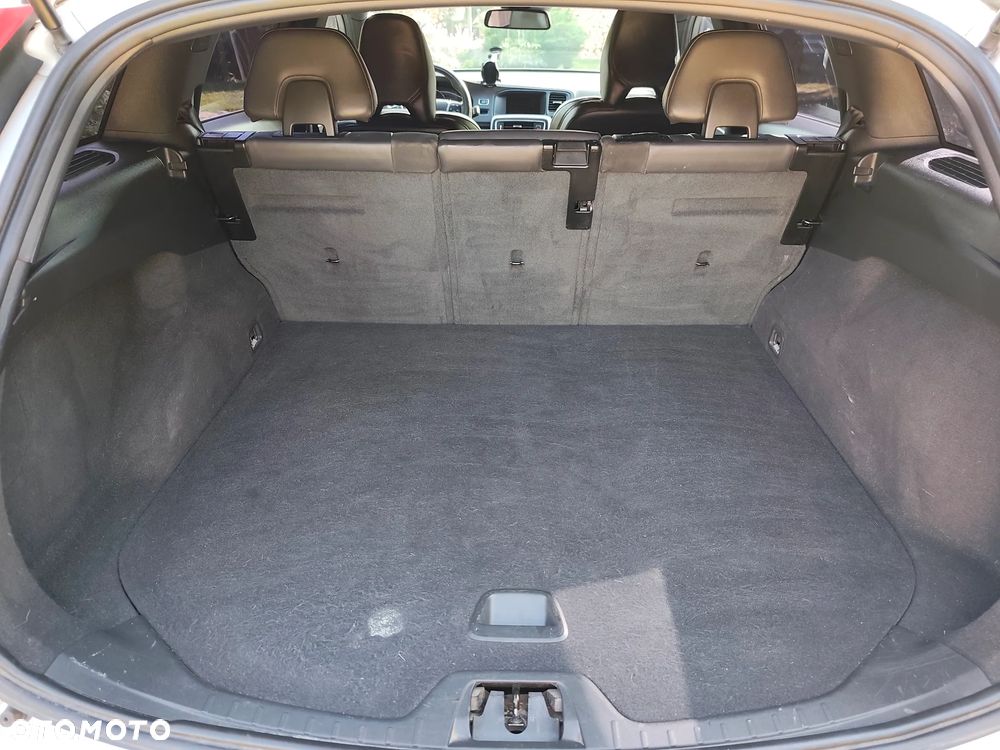 Volvo V60 D3 Drive-E R-Design Momentum - 13