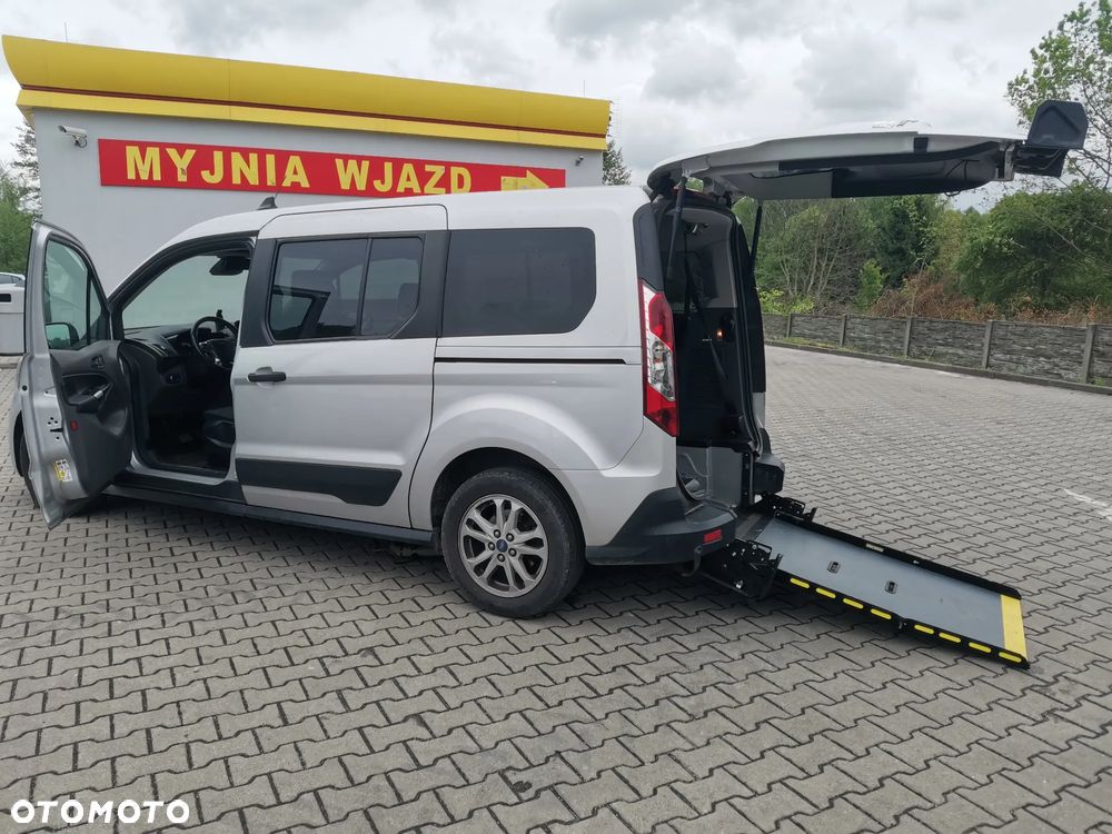 Ford Tourneo Connect - 12
