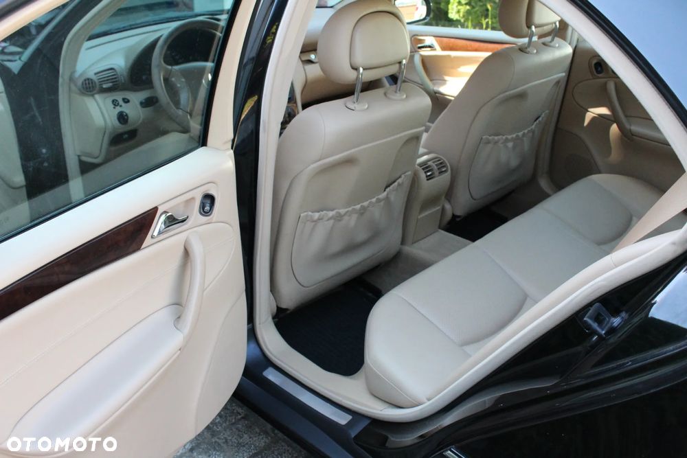 Mercedes-Benz Klasa C 180 Kompressor Elegance Sport Edition - 12