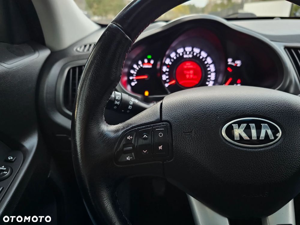 Kia Sportage 2,0 CRDI AWD Dream-Team Edition - 37