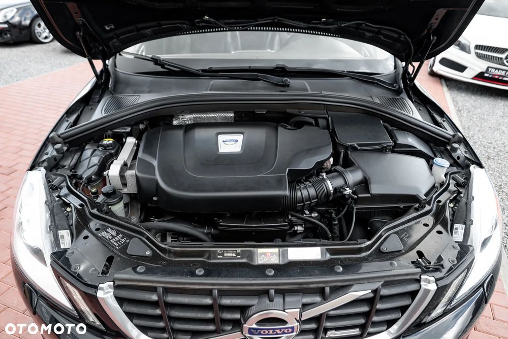 Volvo XC 60 D5 AWD RDesign - 38