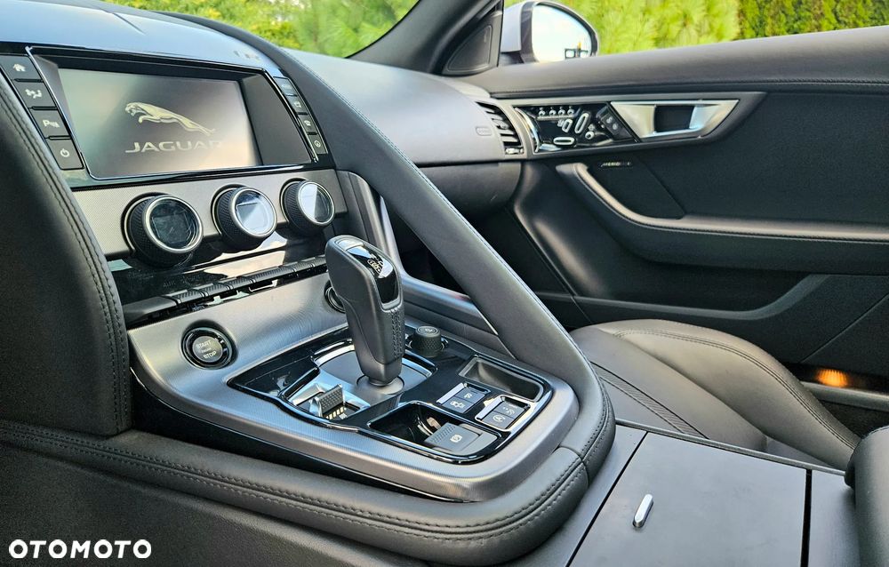 Jaguar F-Type 5.0 V8 S/C AWD R - 22