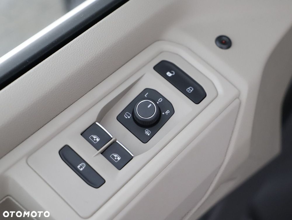 Volkswagen Multivan 2.0 TSI L2 Life DSG - 16