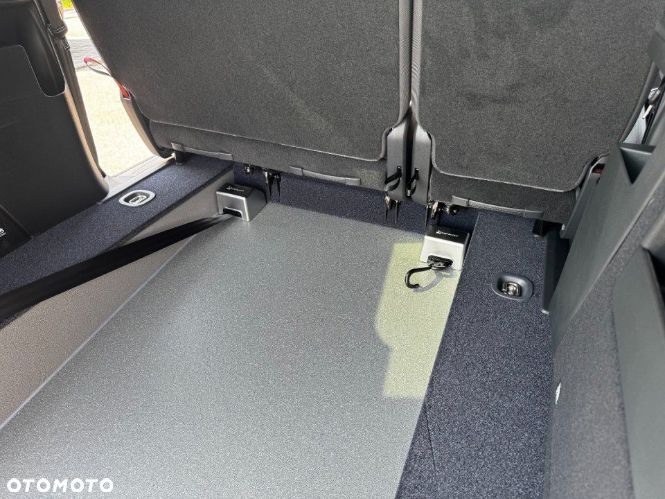 Ford Tourneo Connect - 22