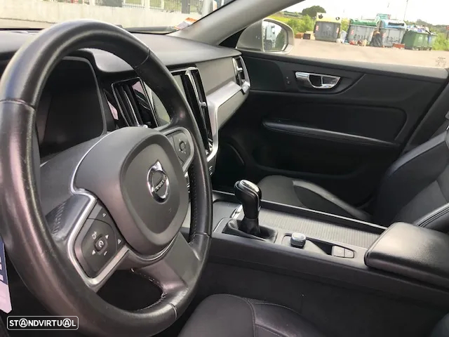Volvo V60 2.0 D3 Momentum - 8