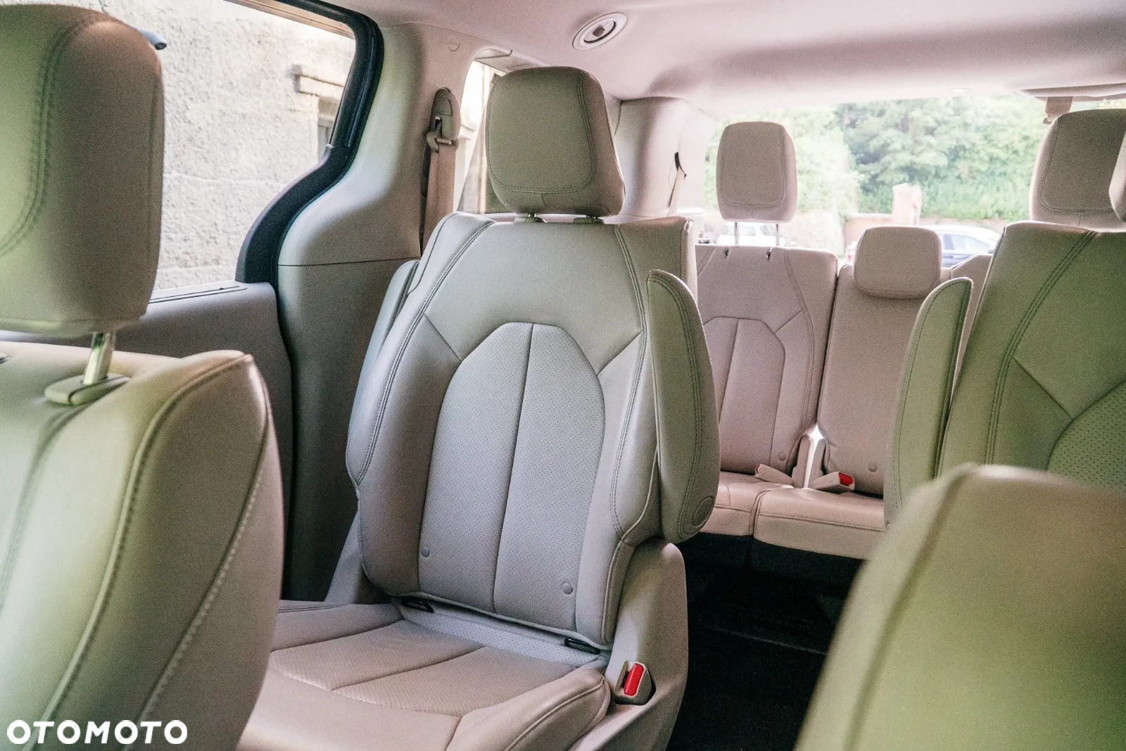 Chrysler Pacifica - 20