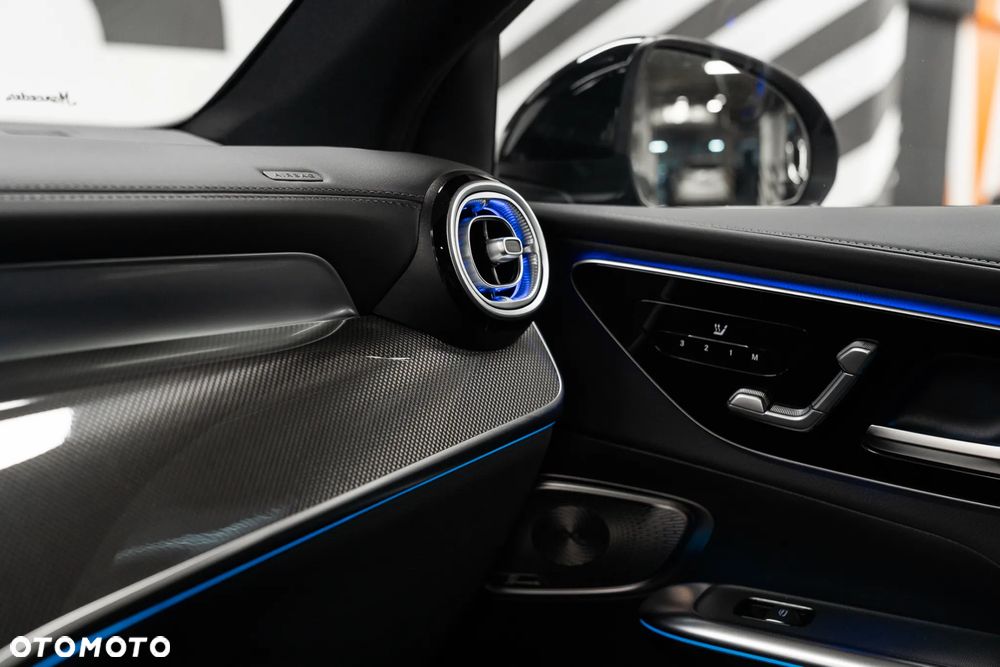 Mercedes-Benz GLC - 33