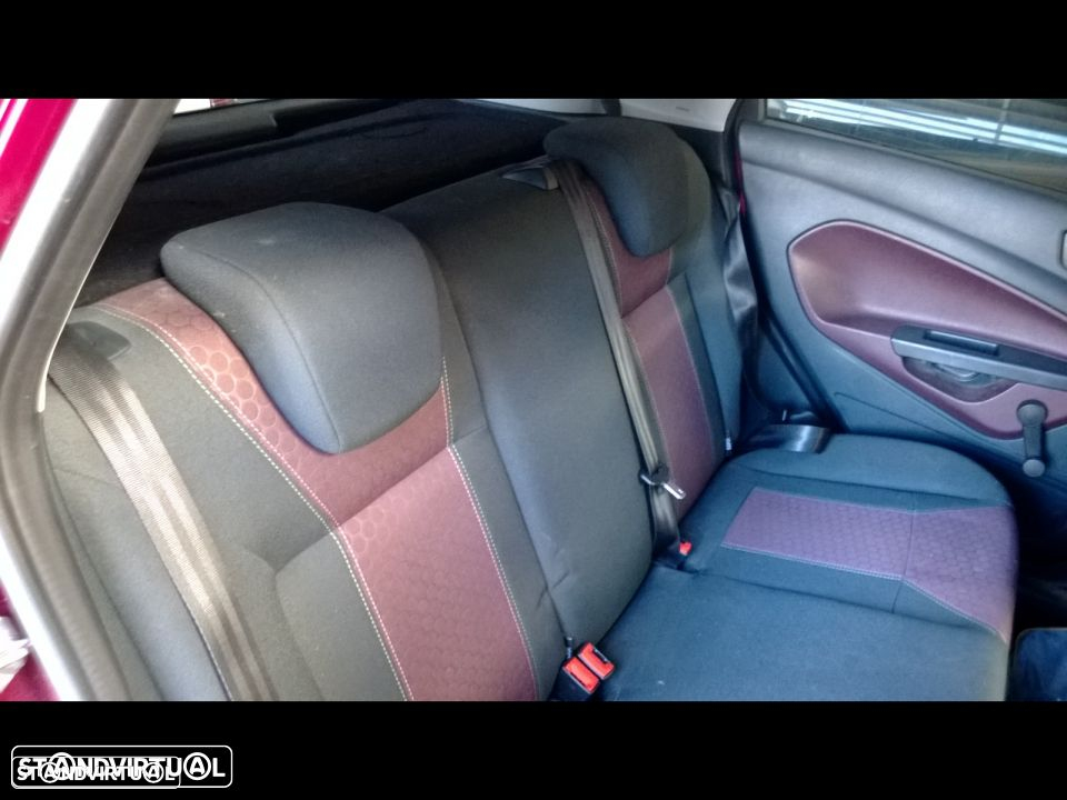 Interior Ford Fiesta 2010 - 2