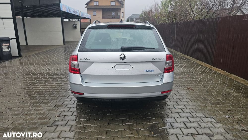 Skoda Octavia Combi 2.0 TDI DSG 4X4 Style - 5