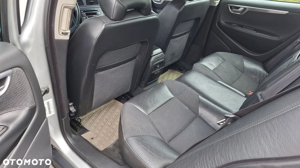 Volvo S60 2.4D5 Momentum - 15