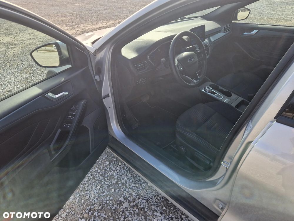 Ford Focus 1.5 EcoBoost Active X - 6