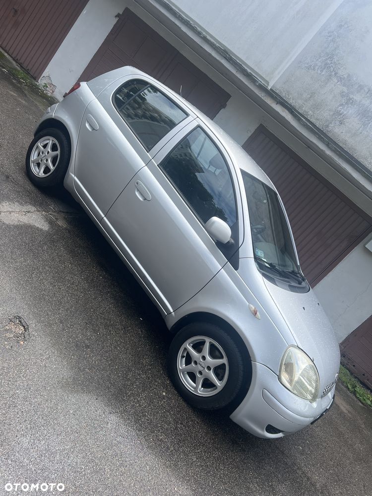 Toyota Yaris - 1
