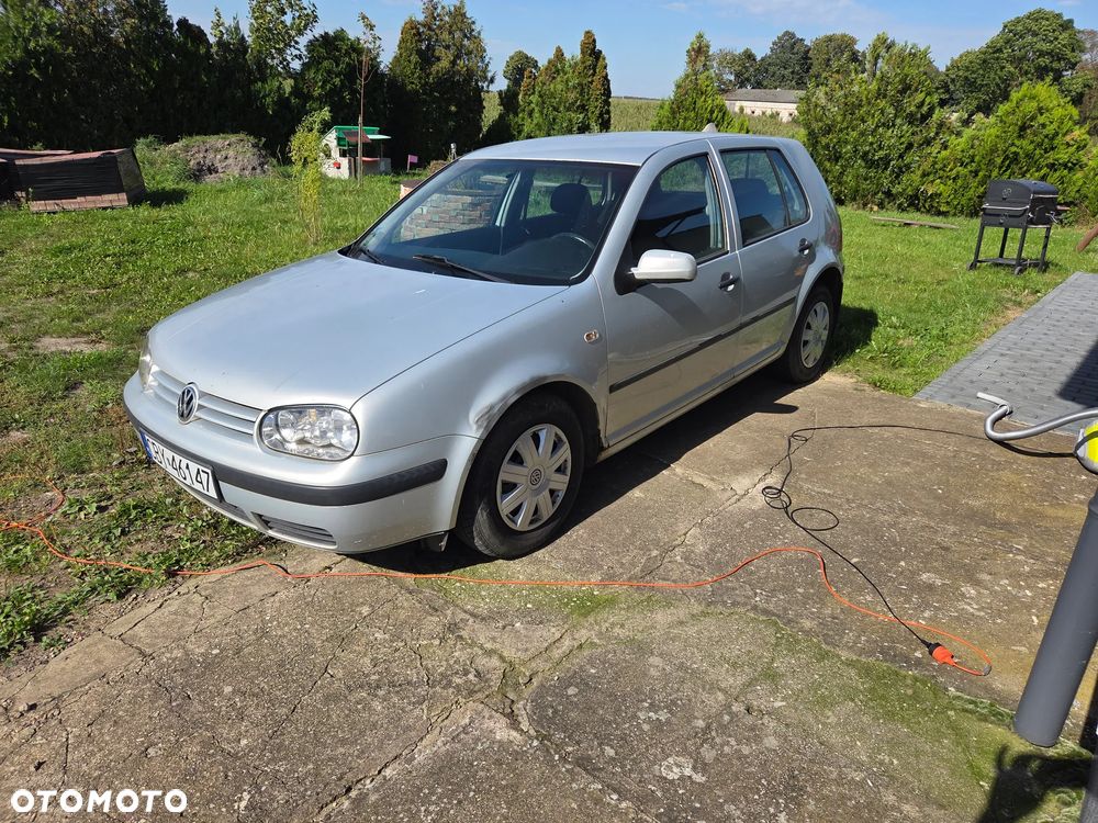 Volkswagen Golf 1.6 - 9