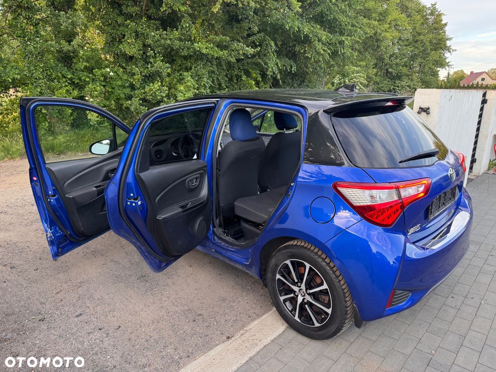 Toyota Yaris Hybrid 100 Selection Platinum - 12