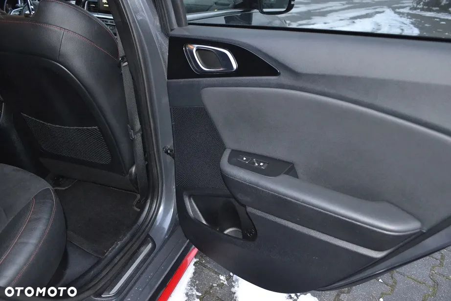 Kia ProCeed 1.6 T-GDI GT DCT - 19