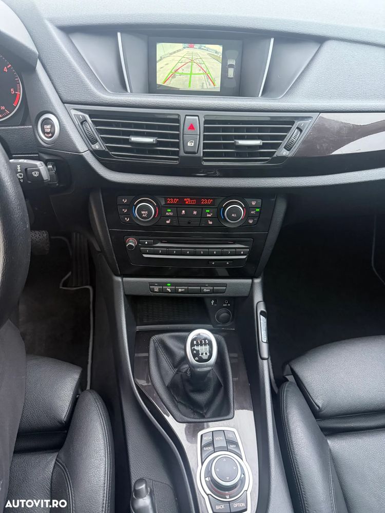 BMW X1 sDrive18d Sport Line - 23