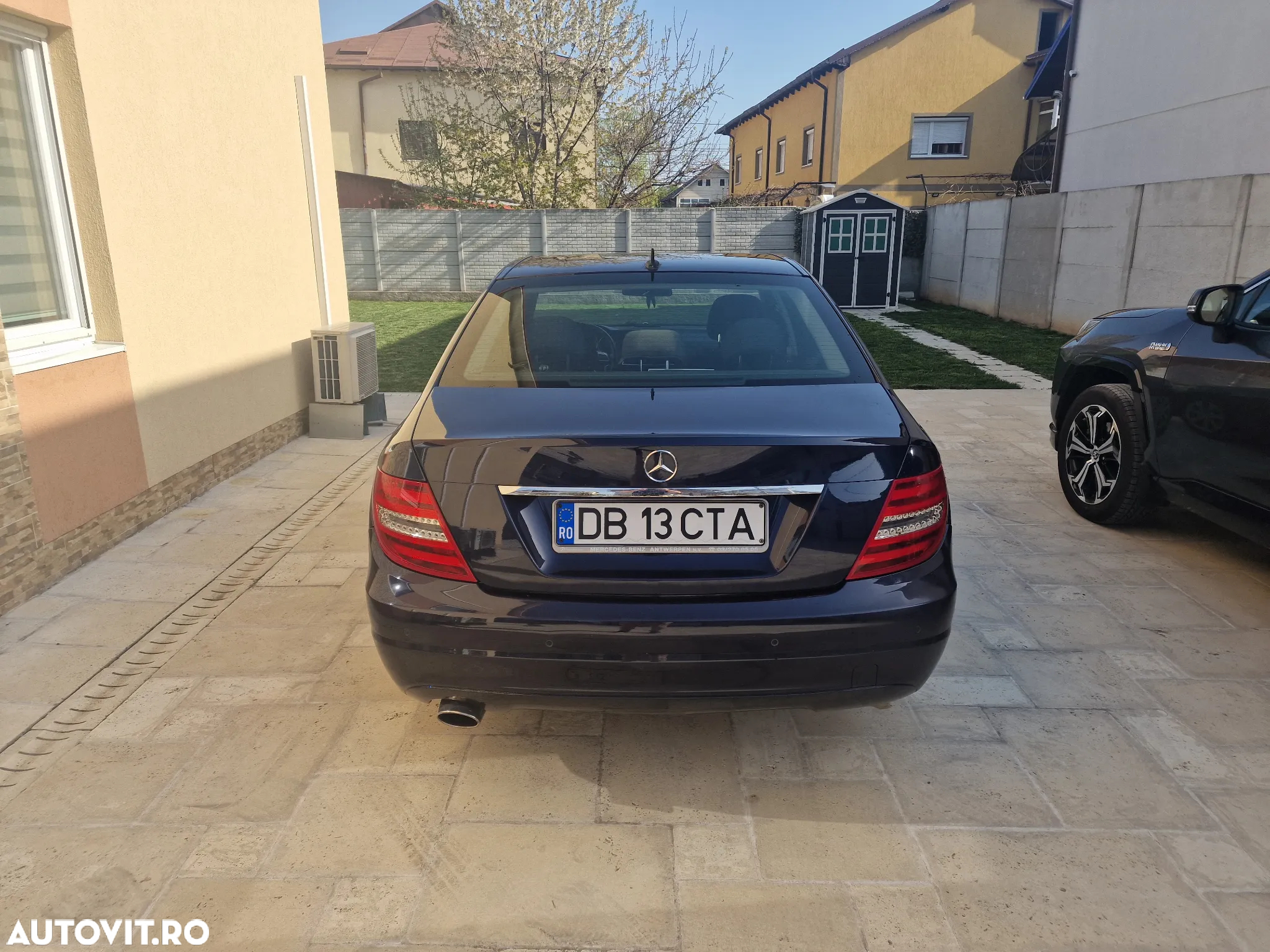 Mercedes-Benz C 200 T (BlueEFFICIENCY) - 3