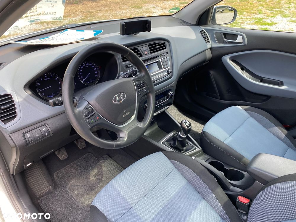 Hyundai i20 1.4 YES Gold - 26