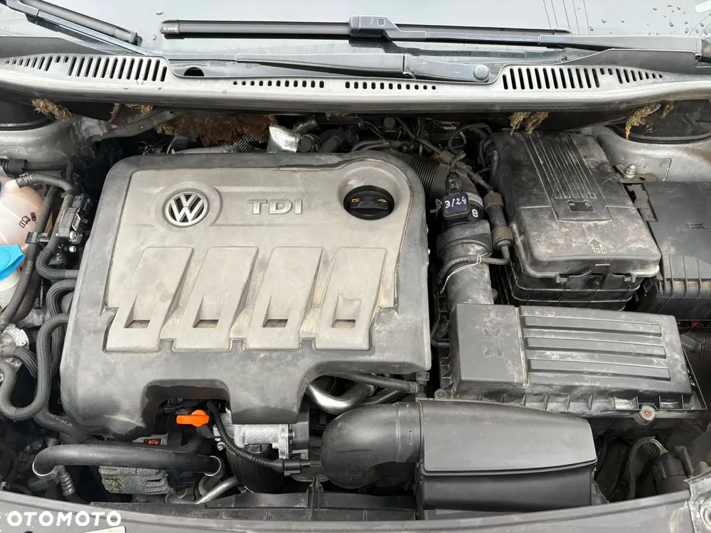 Volkswagen Touran 1.6 TDI DPF BlueMotion Technology Life - 16