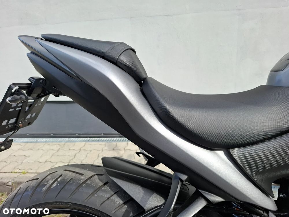 Suzuki GSX 1000 - 17