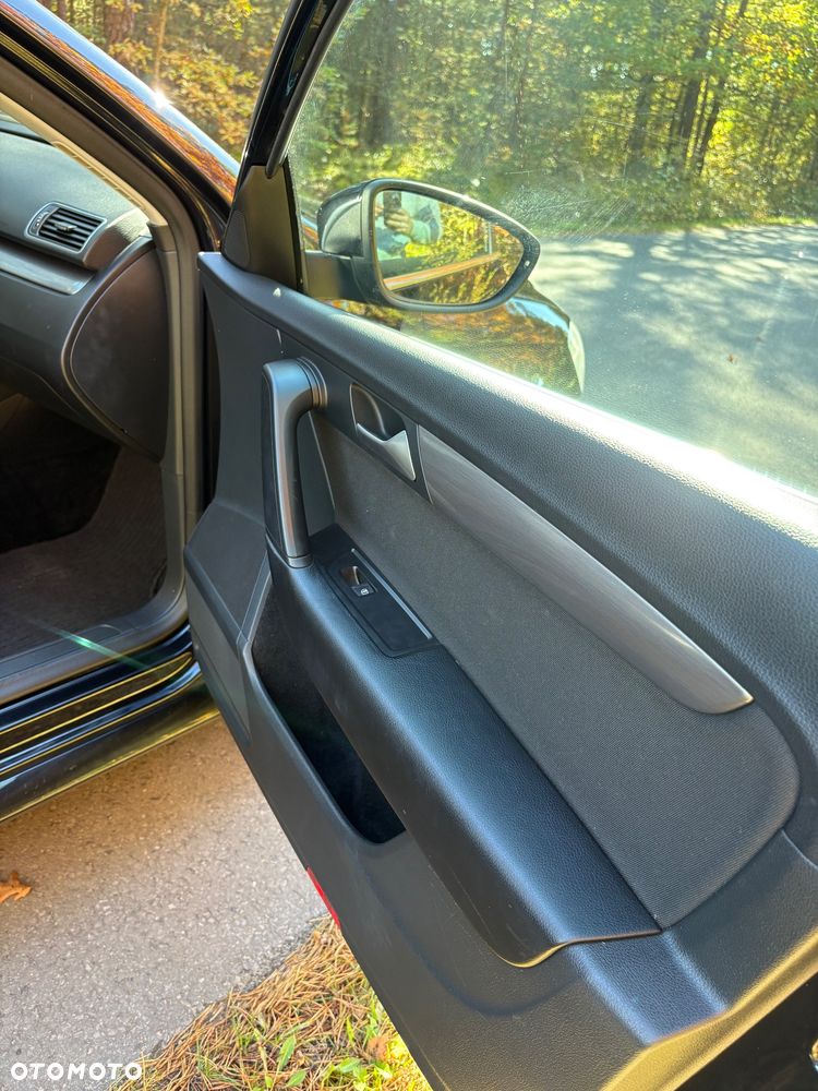 Volkswagen Passat - 23