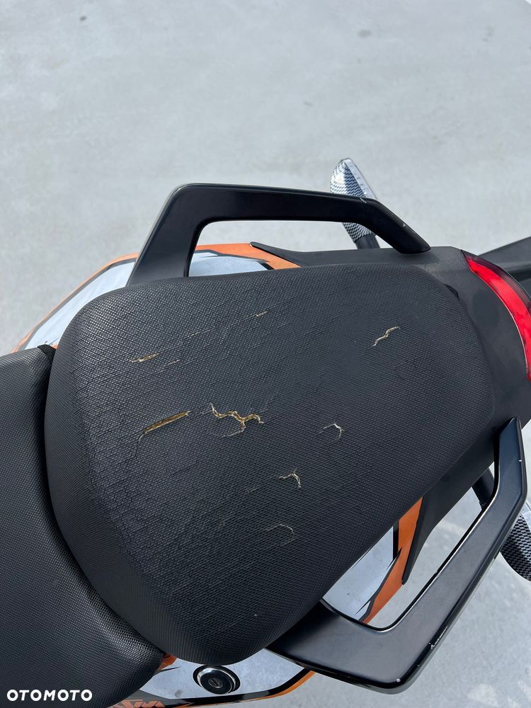 KTM Duke 125 - 22