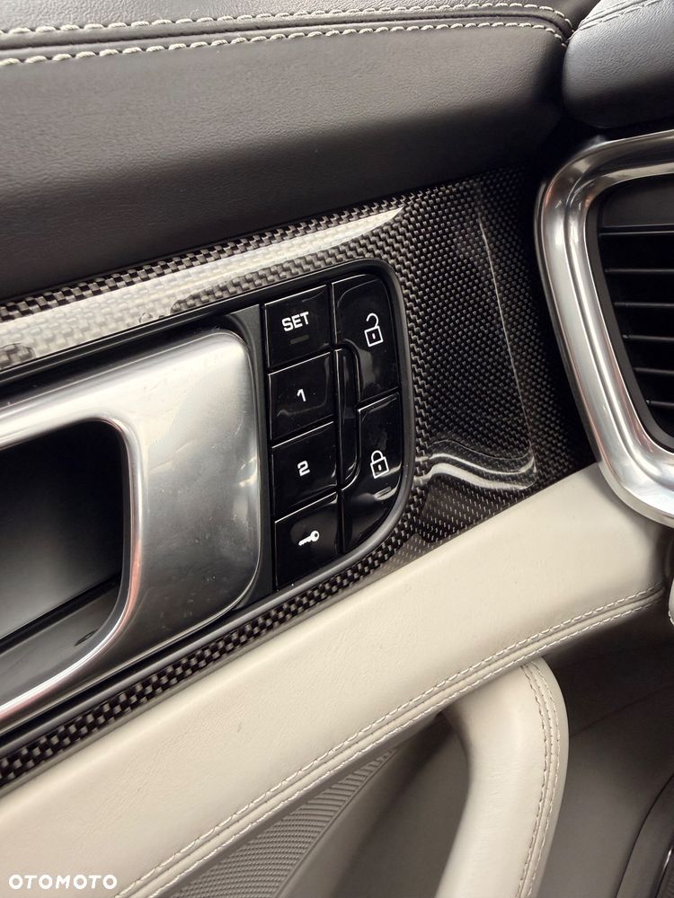 Porsche Panamera Turbo S E-Hybrid - 22