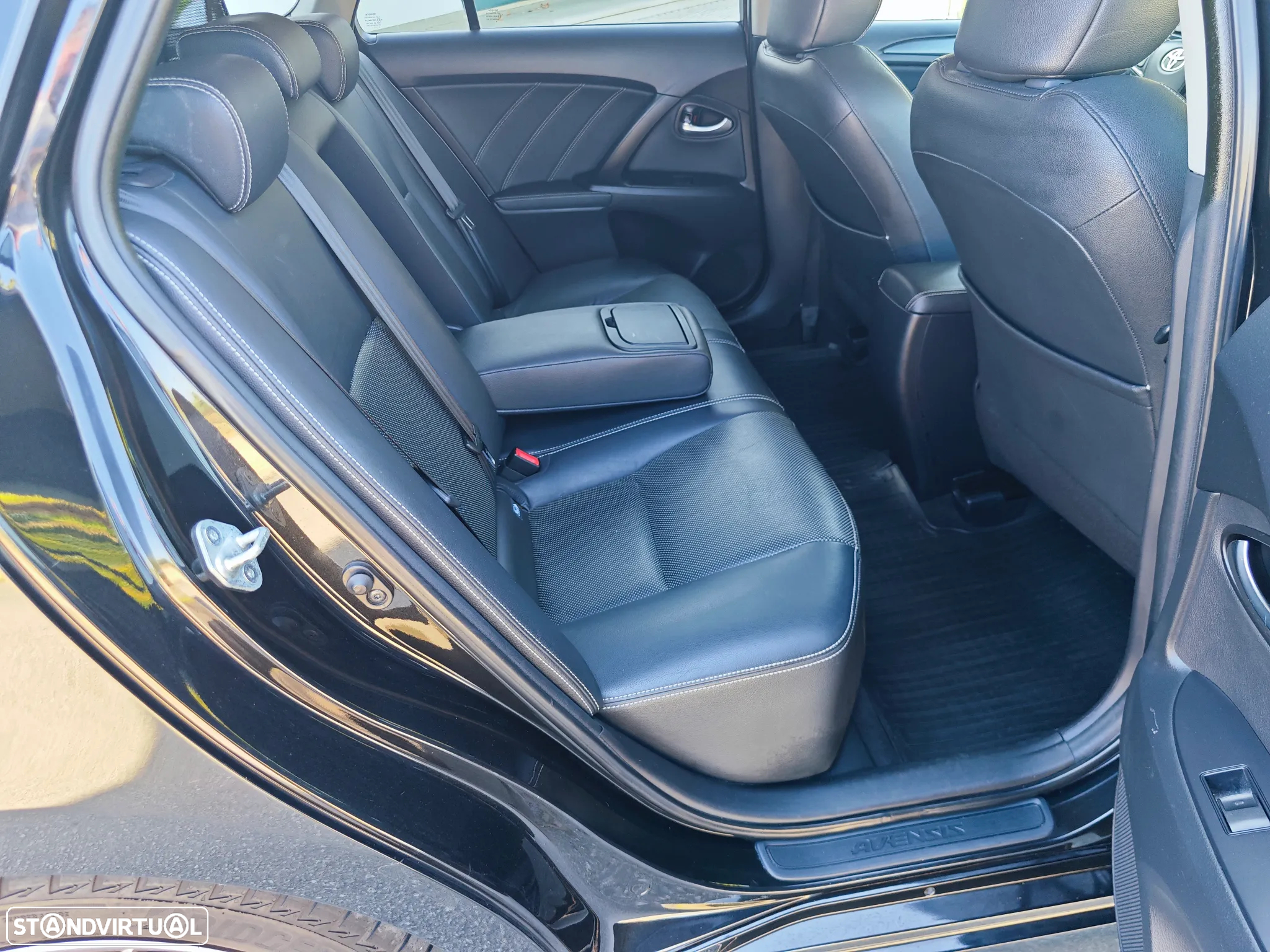 Toyota Avensis Touring Sports 2.0 D-4D Luxury+GPS - 9