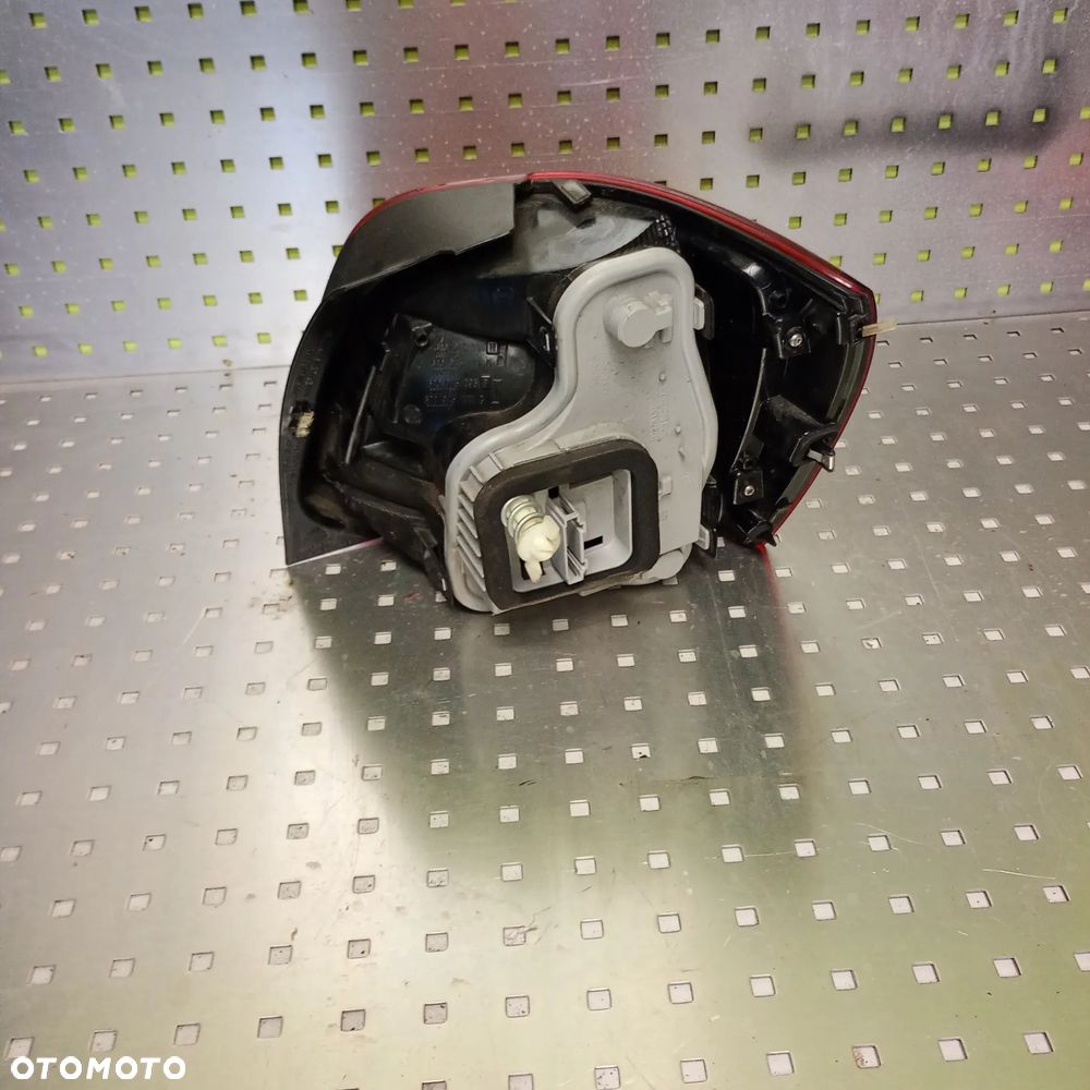 Lampa tylna lewa Polo 6R 6R0945095N - 2