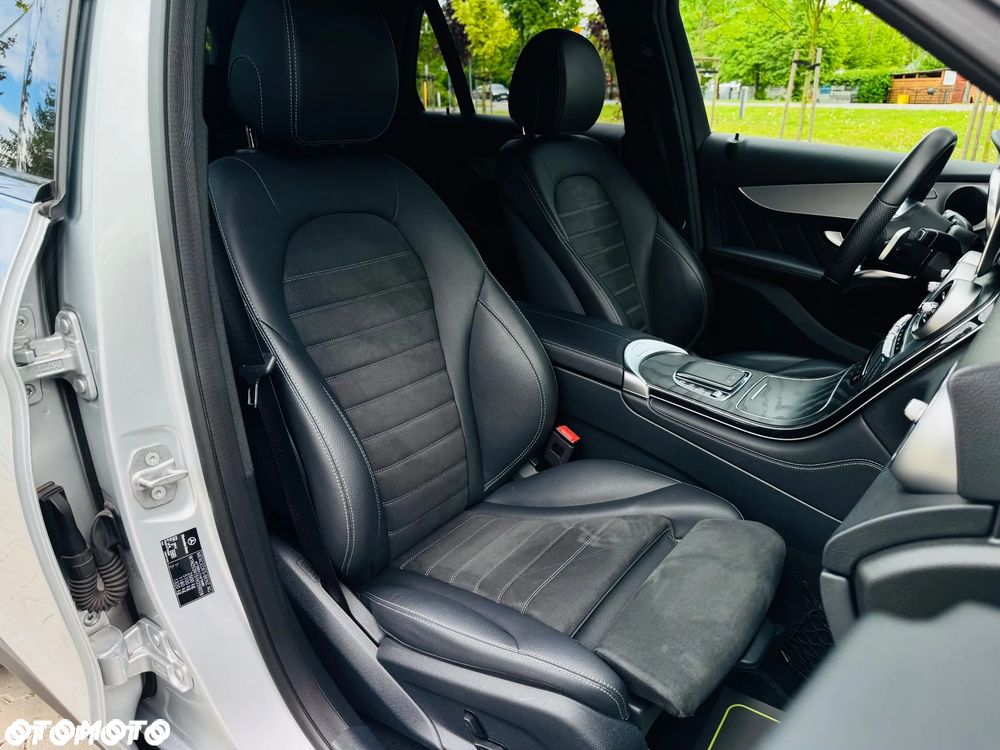 Mercedes-Benz GLC 220 d 4Matic 9G-TRONIC AMG Line Plus - 35
