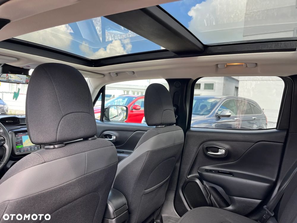 Jeep Renegade - 32