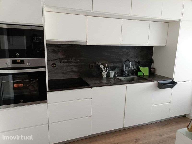 Porto | T2 Mobilado e Equipado | Garagem Dupla | Centro de Gondomar - Grande imagem: 3/9