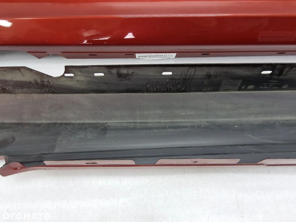 BMW E81 / E82 / E88 06- ŁADNA LEWA / PRAWA LISTWA PROGOWA / NAKŁADKA PROGU , KOLOR SEDONAROT , NR 51777183234 / 7183234 / 5177-7183233 / 7183233 , NR AUKCJI PR405 - 9