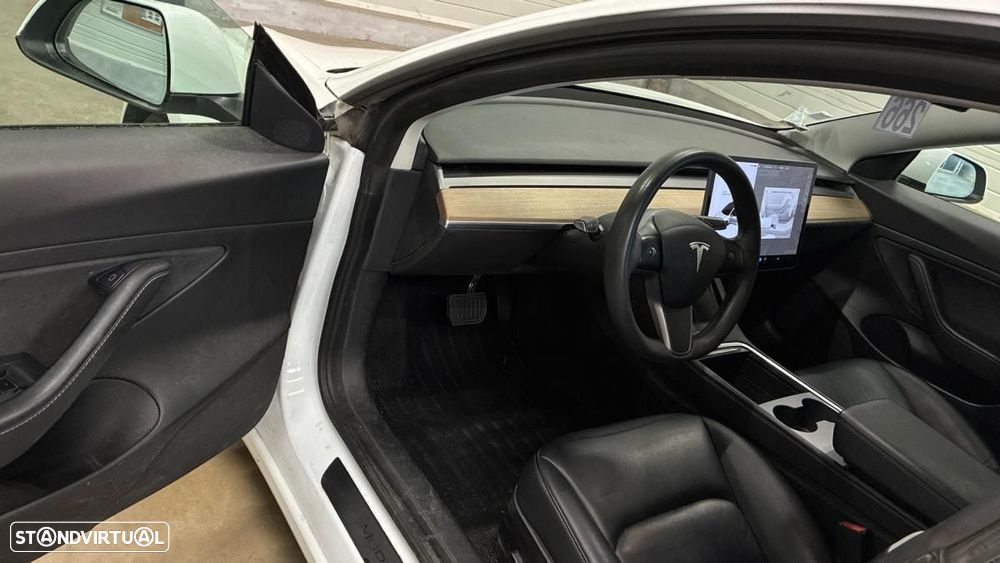 Tesla Model 3 Standard Range Plus RWD - 4