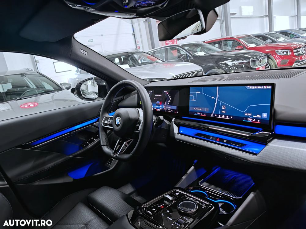 BMW Seria 5 520i AT MHEV - 11