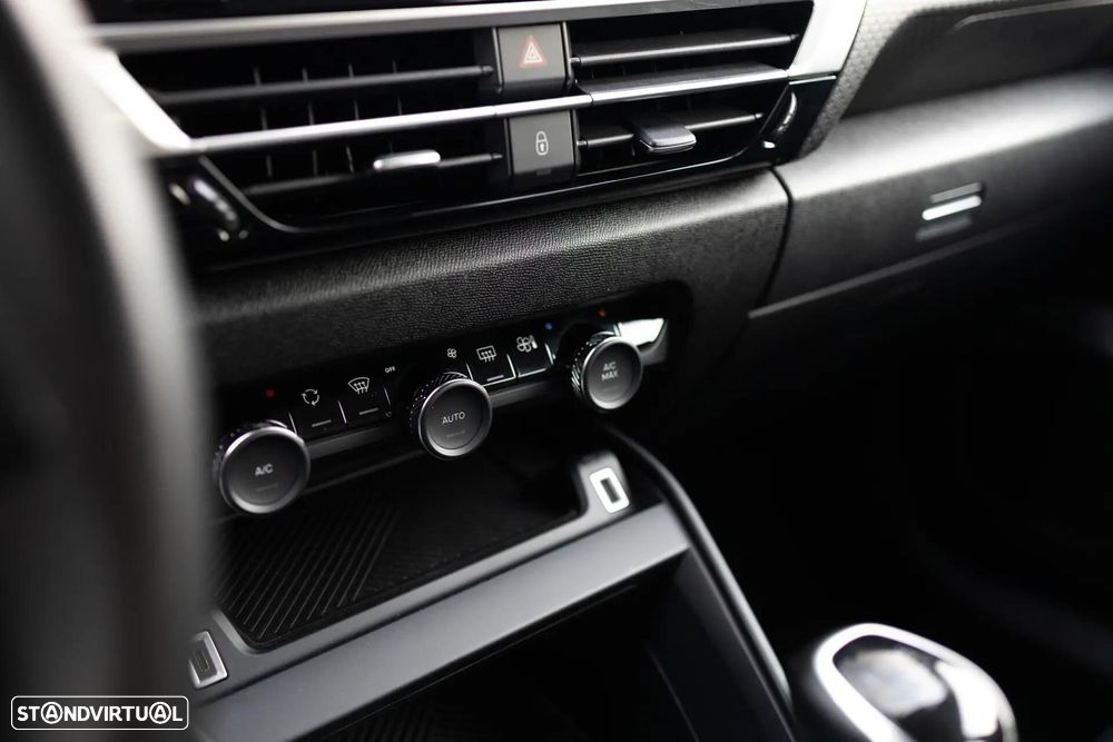 Citroën C4 1.2 PureTech Shine - 26